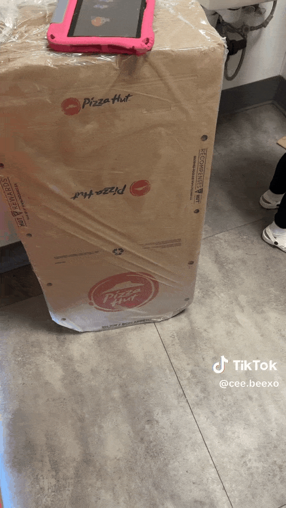 曝光后网友：这卫生环境谁还敢吃啊！麻将胡